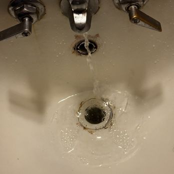 Royal Grove Waikiki - Sink looks terrible..water spirts out and about got me all wet. Sink also decided to not want to drain..small hairs found all over bathroom - Hotels Near Me - Honolulu, Hawaii