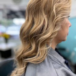 Dominican Beauty Salon - Balayage