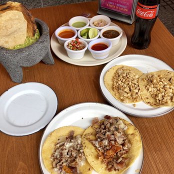 La Chinampa - Two tacos sirloin, two tacos pollo, guacamole chico, and salsa spread. - Steakhouses Near Me - México, D.F., DIF La Chinampa - Two tacos sirloin, two tacos pollo, guacamole chico, and salsa spread. - Steakhouses Near Me - México, D.F., DIF