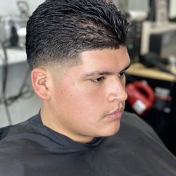 Str8 Razor Barbershop - Taper shear work 
by: Big Rob