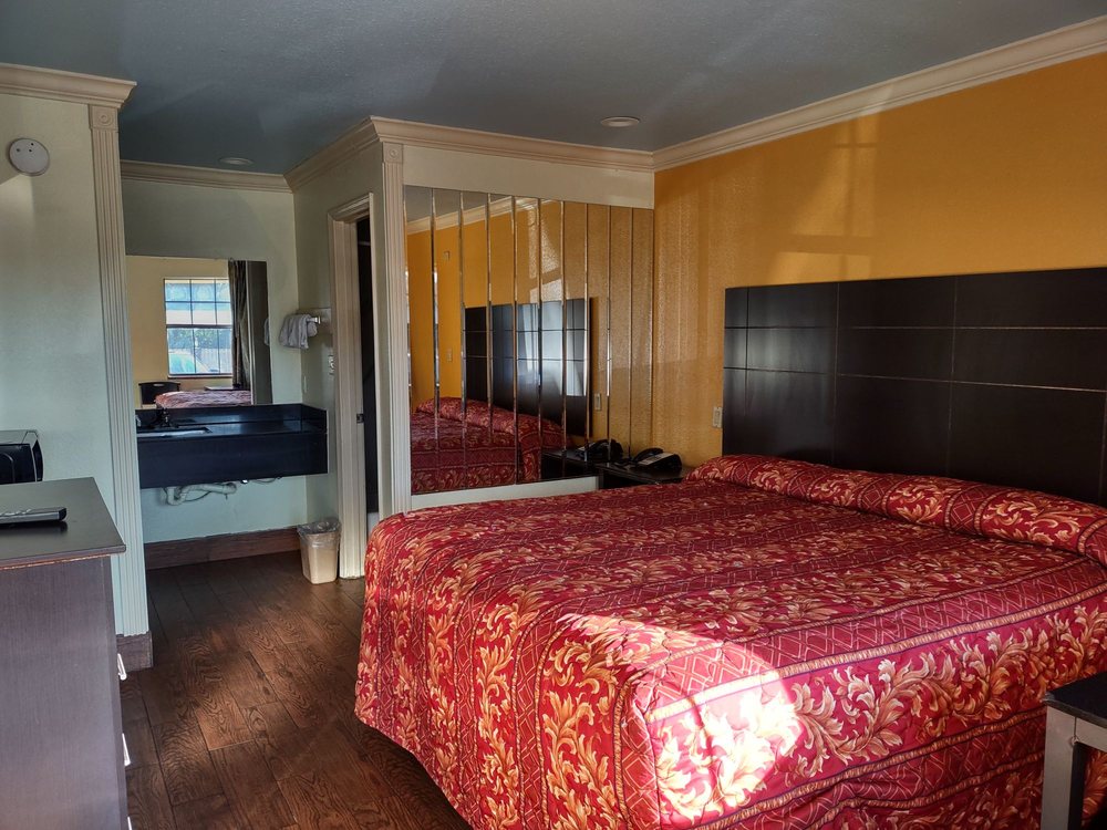 ROYAL INN Updated October 2024 3020 W Northside Dr, Jackson