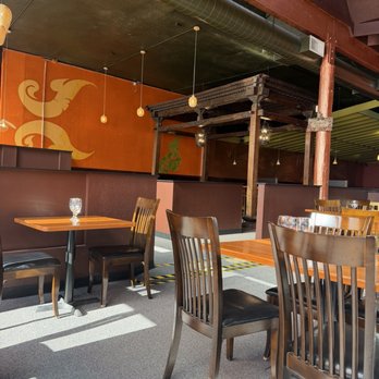R Harn Thai - Indoor - Thai Near Me - Everett, Washington