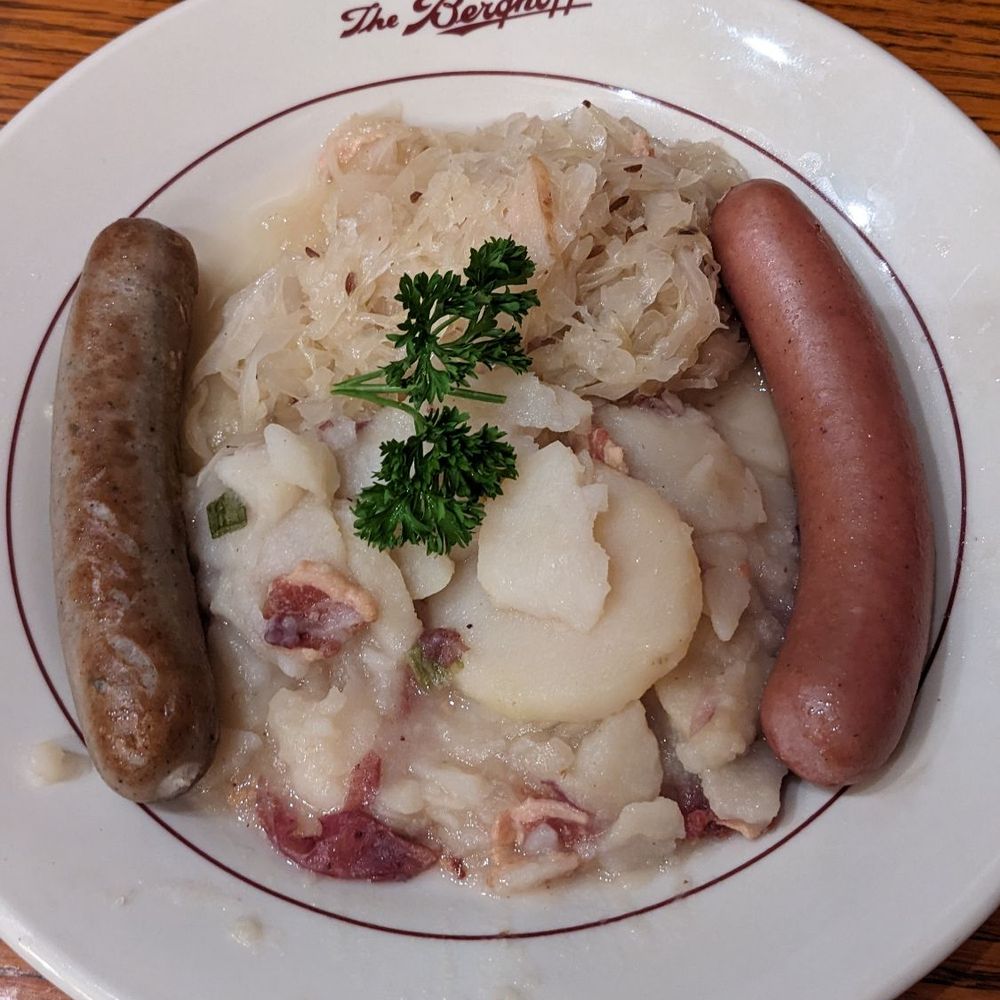Sausage appetizer with German potato salad Sausage appetizer with German potato salad