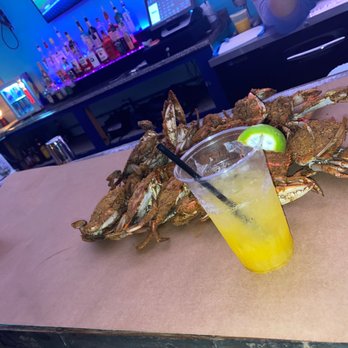 Skipjack’s Crab Deck - Large blue crabs and a Mango and strawberry margarita - Seafood Near Me - Middle River, Maryland Skipjack’s Crab Deck - Large blue crabs and a Mango and strawberry margarita - Seafood Near Me - Middle River, Maryland