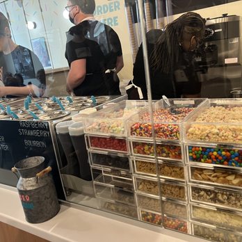 Simons Says Dip This - Toppings and dips galore! - Ice Cream & Frozen Yogurt Near Me - Durham, North Carolina Simons Says Dip This - Toppings and dips galore! - Ice Cream & Frozen Yogurt Near Me - Durham, North Carolina