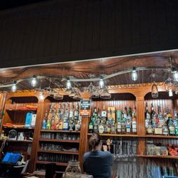 O'Malley's Pub - Cave bar beer and liquor collection