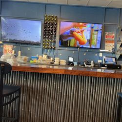 Saito & Pho - Dining in for lunch. Good idea to broadcast a good channel while you wait for your food