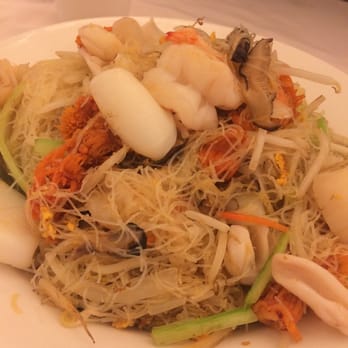 Pacific Palace - seafood rice noodles - Dim Sum Near Me - Brooklyn, New York Pacific Palace - seafood rice noodles - Dim Sum Near Me - Brooklyn, New York