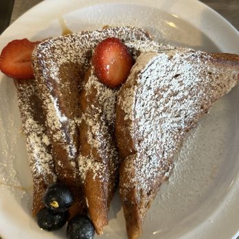 Happy Cafe - French Toast Meal - Cafes Near Me - Virginia Beach, Virginia