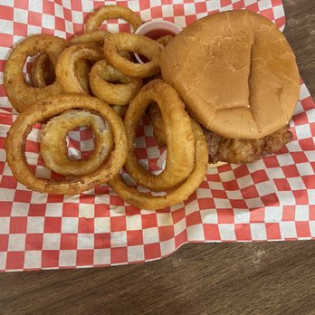Papa T's - Excellent pork chop sandwich - Burgers Near Me - Dillon, Montana