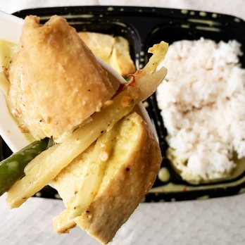 Lotus Thai Cuisine - Green curry tofu lunch special - Thai Near Me - Guttenberg, New Jersey