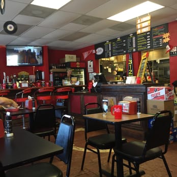 Beth's Burger Bar - It's this the cutest lil place! You order at the counter and then take a seat of your choice and they bring the food to u! - American Near Me - Orlando, Florida Beth's Burger Bar - It's this the cutest lil place! You order at the counter and then take a seat of your choice and they bring the food to u! - American Near Me - Orlando, Florida