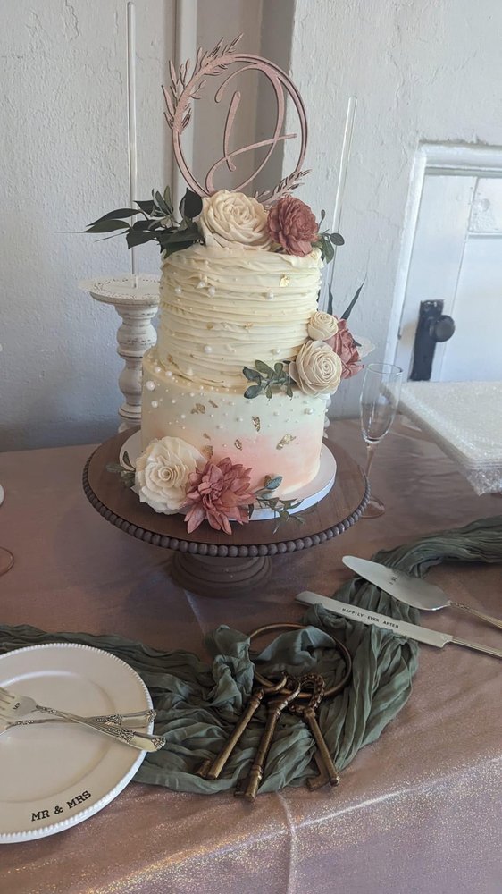 Whisk Hippe Cakes Logo