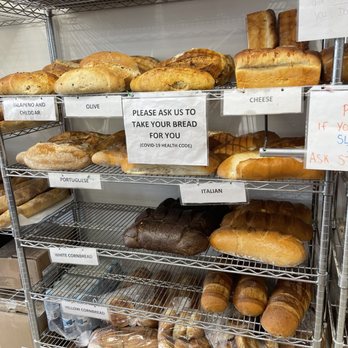 Aveiro Bakery - a variety of breads and pastries - Coffee & Tea Near Me - Oakville, Ontario
