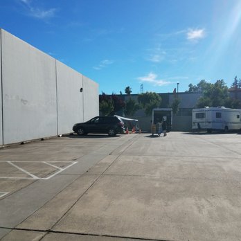 Allstar Self Storage - Empty parking lot but they make you park all the way at the end. picture taken at entrance - Self Storage Near Me - Sacramento, California
