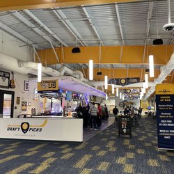 Ford Ice Center - Bellevue - Bar/lounge area