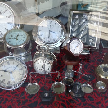 El Clásico - Relojes-detalle de vidriera - Electronics Near Me - Rosario, S