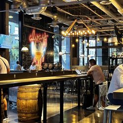 Karl Strauss Brewing Company - Bar Area