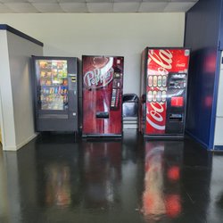 Hayes Sunshine Laundromat - Vending snacks and drinks on-site