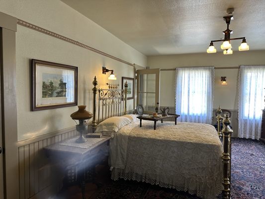 Winchester Mystery House by null