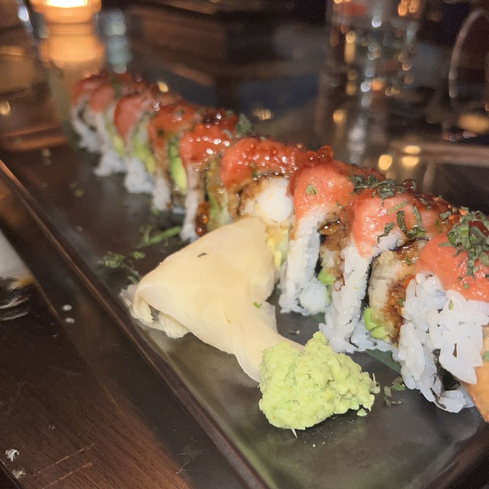Harriet's Rooftop - DUMBO ROLL - Lounges Near Me - Brooklyn, New York