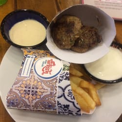 Turkish Döner Kebab - Kafta e batata frita com zattar