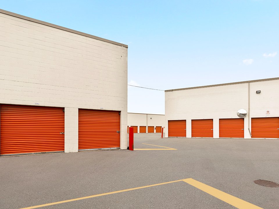 PUBLIC STORAGE Updated October 2024 16 Photos 2 Greensboro Drive