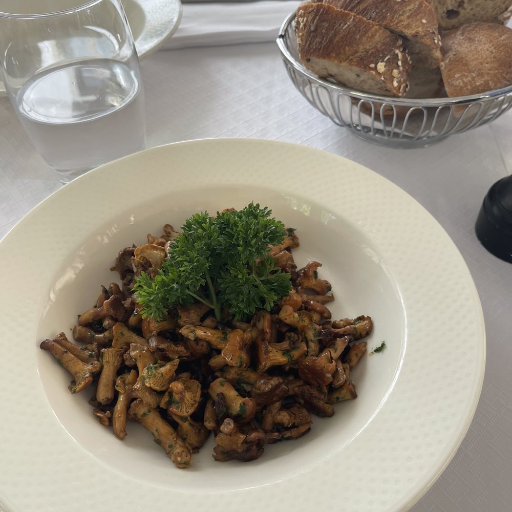 Café du Centre - Mushroom appetizer - French Near Me - Geneva, GE Café du Centre - Mushroom appetizer - French Near Me - Geneva, GE