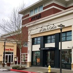Streets of Tanasbourne - Gifts A GoGo and Macy's