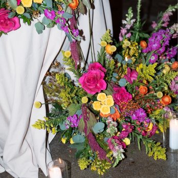 Wine Country Wedding Flowers - Sweetheart Table Florals - Floral Designers Near Me Wine Country Wedding Flowers - Sweetheart Table Florals - Floral Designers Near Me
