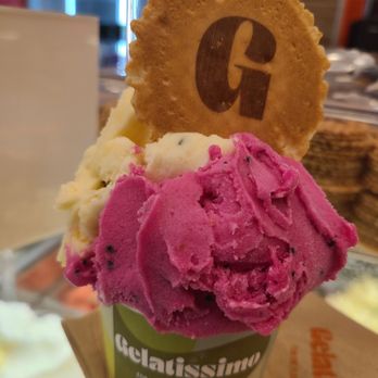 Gelatissimo - Passionfruit and dragonfruit/lychee flavors! (vegan) - Ice Cream & Frozen Yogurt Near Me - Irvine, California