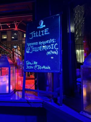 Redhead Piano Bar by null