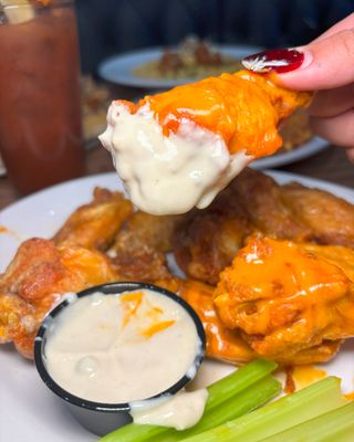 Frank & Teressa's Anchor Bar by null