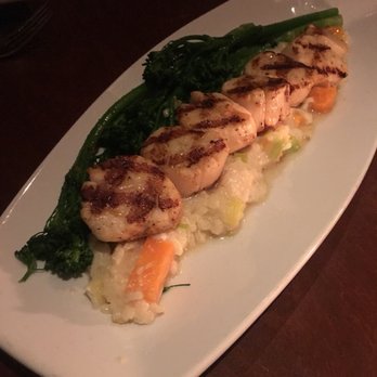 Seasons 52 - New American Near Me - Chestnut Hill, Massachusetts