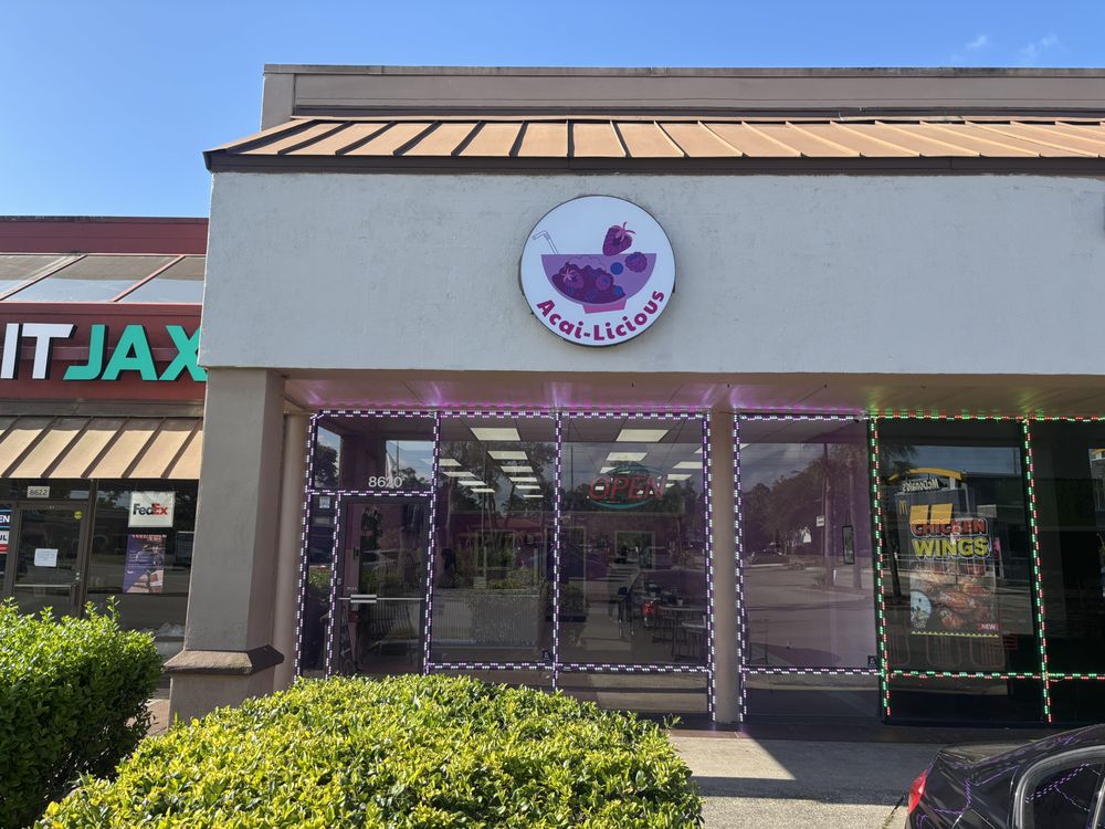 Acai Licious Logo