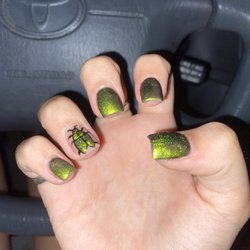 Trish Nails & Spa - close up of nails