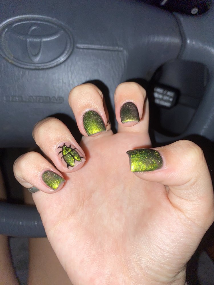 Trish Nails & Spa Logo
