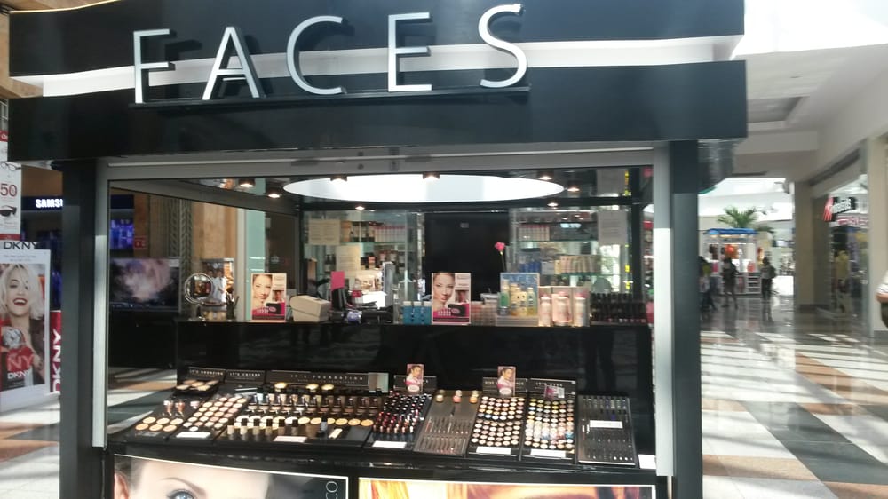 FACES Cosmetics & Beauty Supply Plaza las Américas 260, Cancún