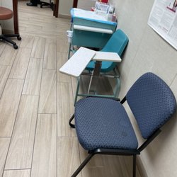 Fresno Medical Center - Where I got my blood drawn...you walk right next door in a room beside the main office