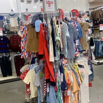 Old Navy - Deals - Men's Clothing Near Me - Sherman Oaks, California