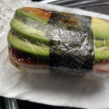 Smooshi Bento - Spam and Avocado Musubi - Sushi Bars Near Me - Honolulu, Hawaii
