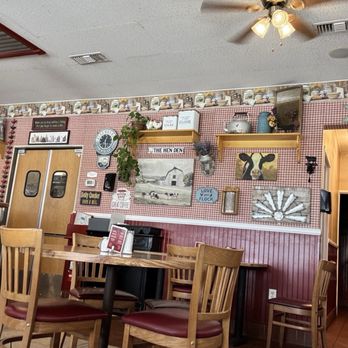 The Red Hen Cafe - Breakfast & Brunch Near Me - Helendale, California