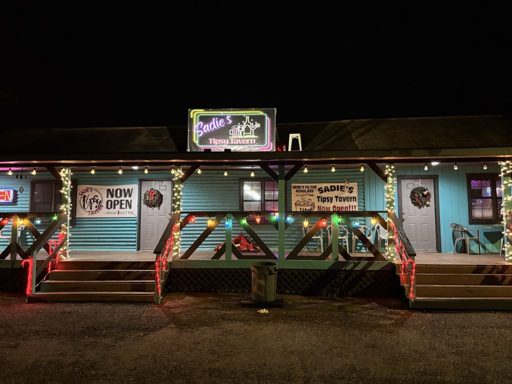 Sadie’s Tipsy Tavern Logo