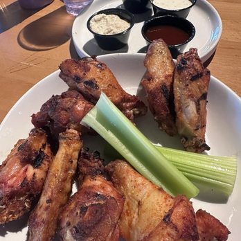 Mr Pigs Smokery - Smoked chicken wings- very little flavor - Cocktail Bars Near Me - Shakopee, Minnesota