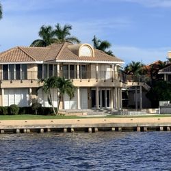 Water Taxi - Supposedly the house of Wendy's founder