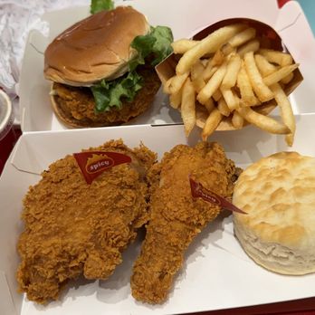 Jollibee - Fast Food Near Me - Tacoma, Washington
