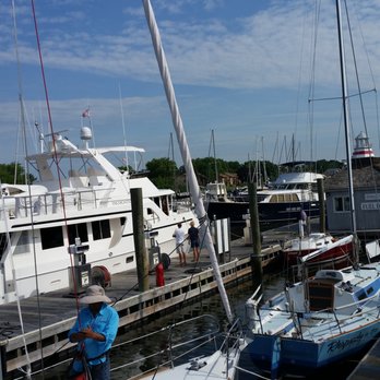 Norwalk Cove Marina - Yacht Rigging and final fit-out of sailing yachts (foreground) and Hi Speed Diesel Fueling (background) - Marinas Near Me - Norwalk, Connecticut Norwalk Cove Marina - Yacht Rigging and final fit-out of sailing yachts (foreground) and Hi Speed Diesel Fueling (background) - Marinas Near Me - Norwalk, Connecticut