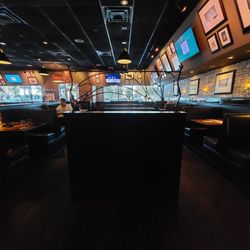 Marlow's Tavern - Inside