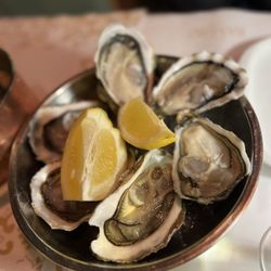 Cervejaria Ramiro - The freshest oysters