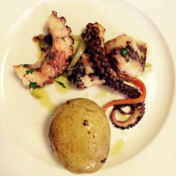 BL Lounge - Poulpe grillé (1/2)